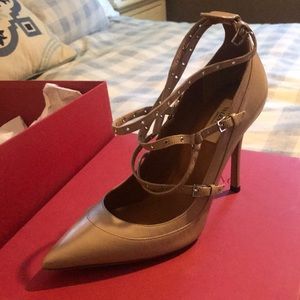 Valentino Garavani nude heels